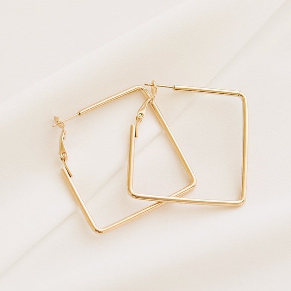 SoldOut11thStreet - Picture 2 of 7